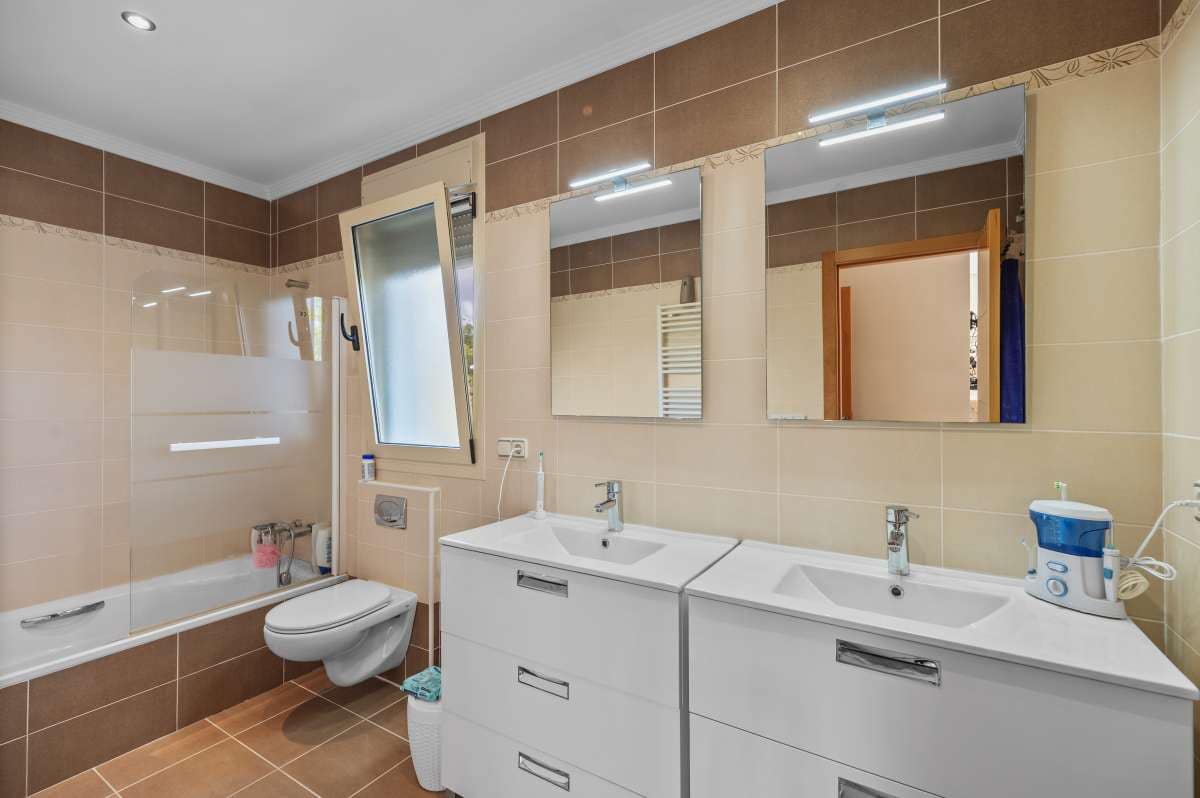 4 makuuhuone Huvila myytävänä paikassa Calpe / Calp - 899 500 € (Ref: 9386575)