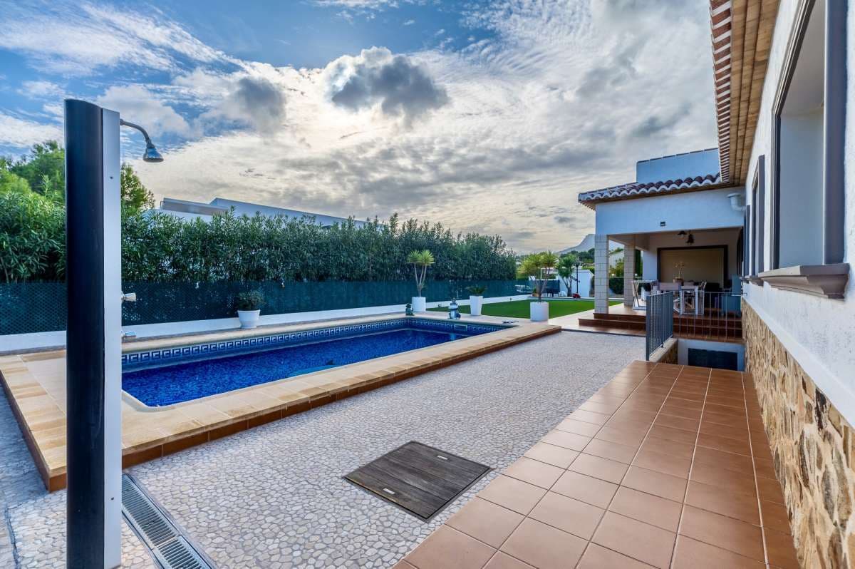 4 makuuhuone Huvila myytävänä paikassa Calpe / Calp - 899 500 € (Ref: 9386575)