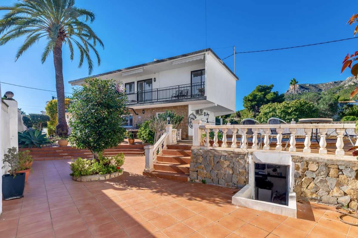 4 slaapkamer Villa te koop in Calpe / Calp - € 550.000 (Ref: 9436268)