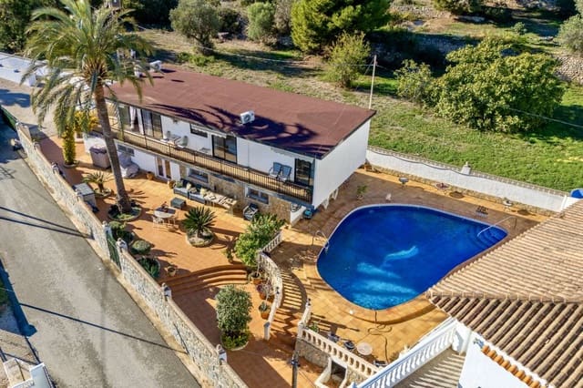 4 slaapkamer Villa te koop in Calpe / Calp - € 550.000 (Ref: 9436268)