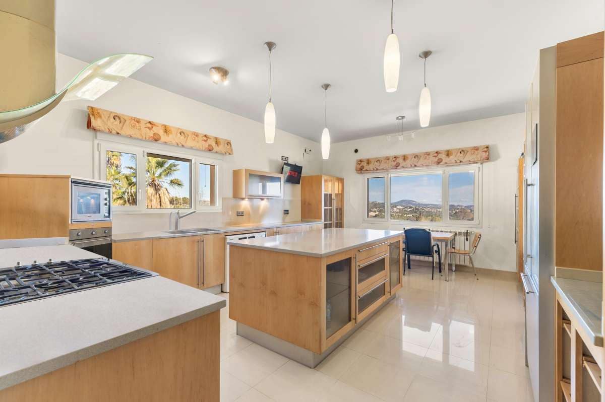 4 bedroom Villa for sale in Calpe / Calp - € 1,100,000 (Ref: 9436269)