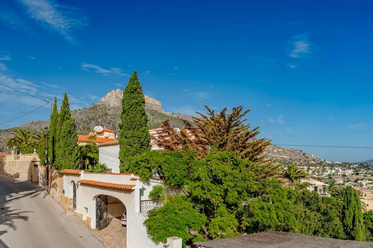 4 bedroom Villa for sale in Calpe / Calp - € 590,000 (Ref: 9447200)