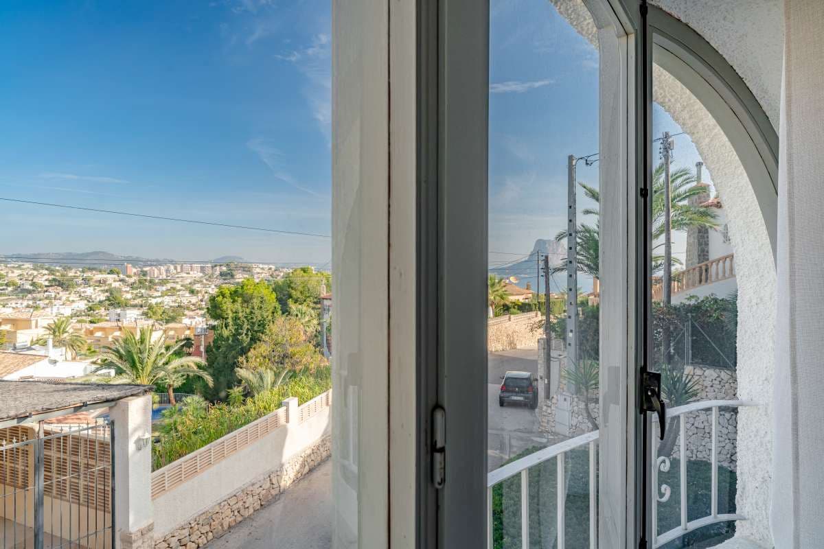 4 bedroom Villa for sale in Calpe / Calp - € 590,000 (Ref: 9447200)