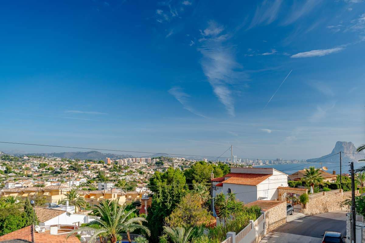 4 bedroom Villa for sale in Calpe / Calp - € 590,000 (Ref: 9447200)