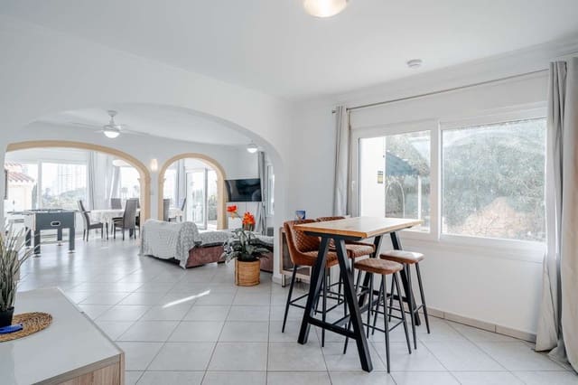 3 bedroom Villa for sale in Calpe / Calp - € 750,000 (Ref: 9462934)