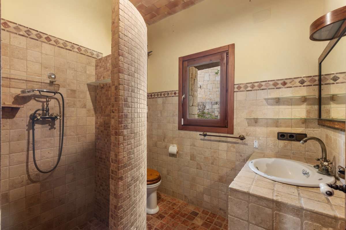 4 bedroom Villa for sale in Benissa - € 1,600,000 (Ref: 9495569)