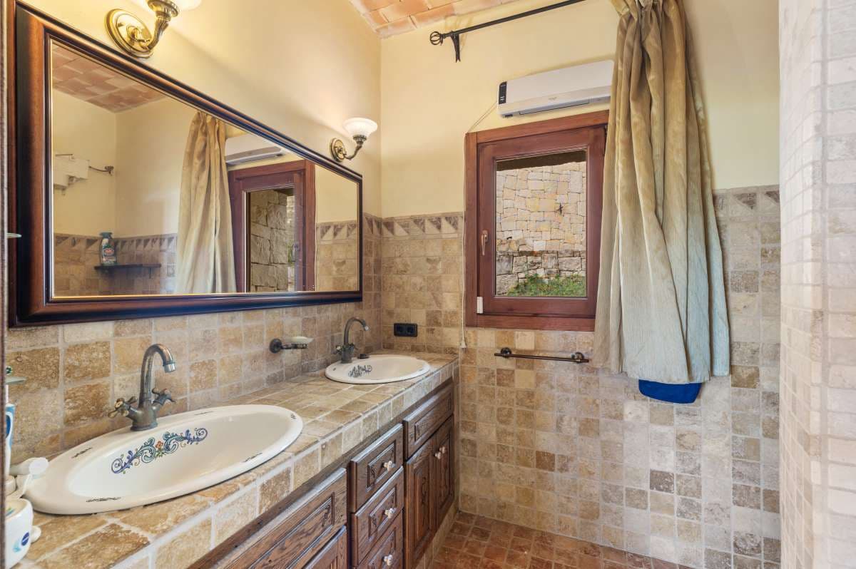 4 bedroom Villa for sale in Benissa - € 1,600,000 (Ref: 9495569)