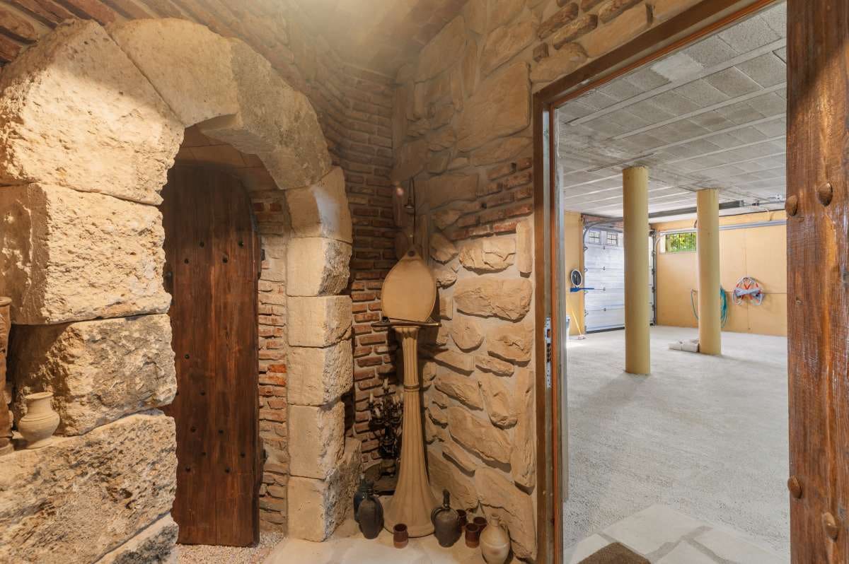 4 bedroom Villa for sale in Benissa - € 1,600,000 (Ref: 9495569)