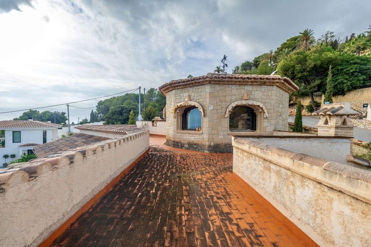 4 bedroom Villa for sale in Benissa - € 1,600,000 (Ref: 9495569)