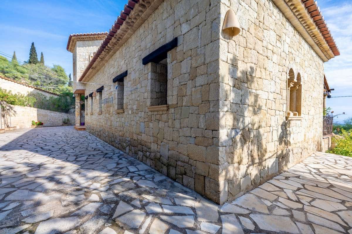 4 bedroom Villa for sale in Benissa - € 1,600,000 (Ref: 9495569)