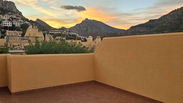 3 bedroom Townhouse for sale in Calpe / Calp - € 580,000 (Ref: 9580288)