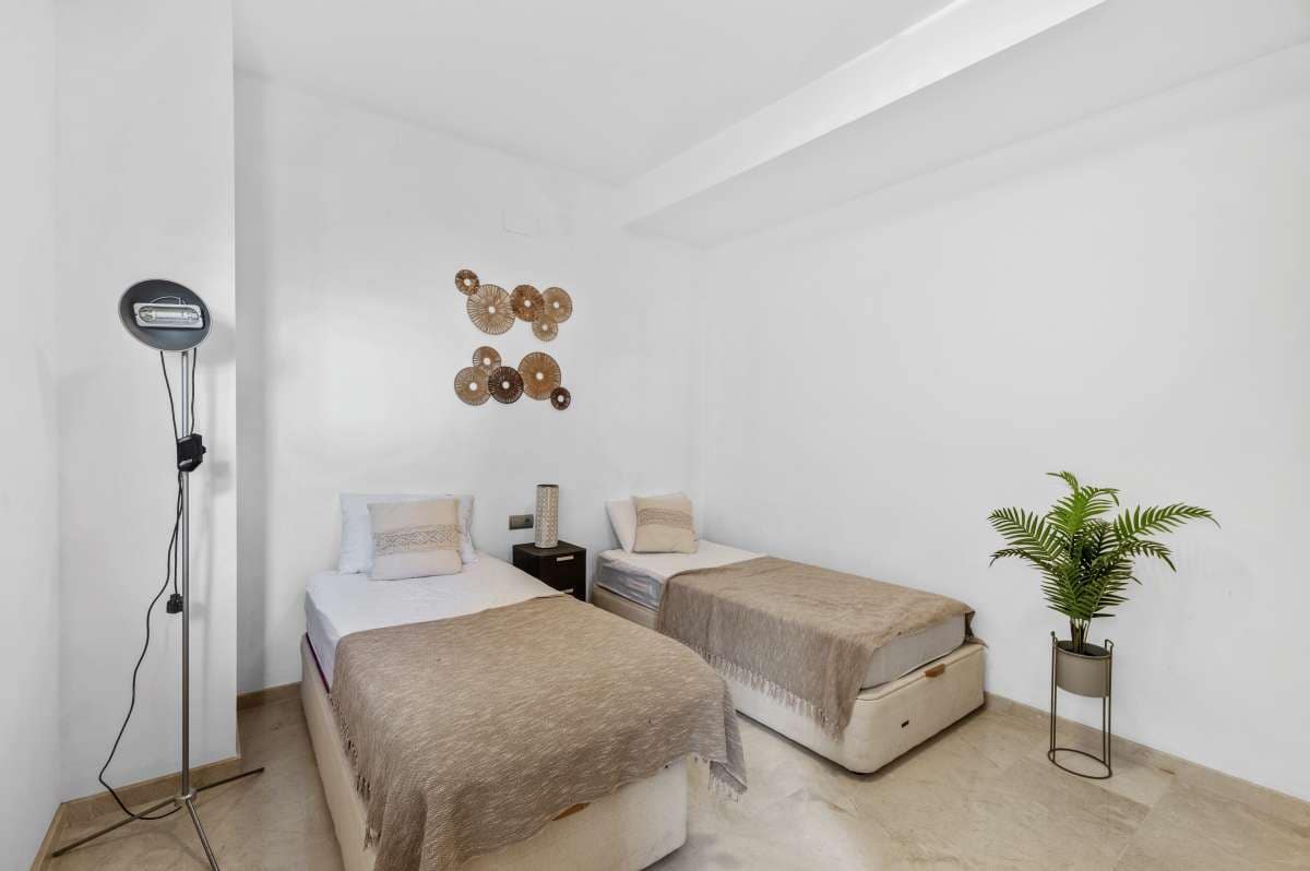 Villa for sale in Calpe / Calp - € 1,575,000 (Ref: 9628304)