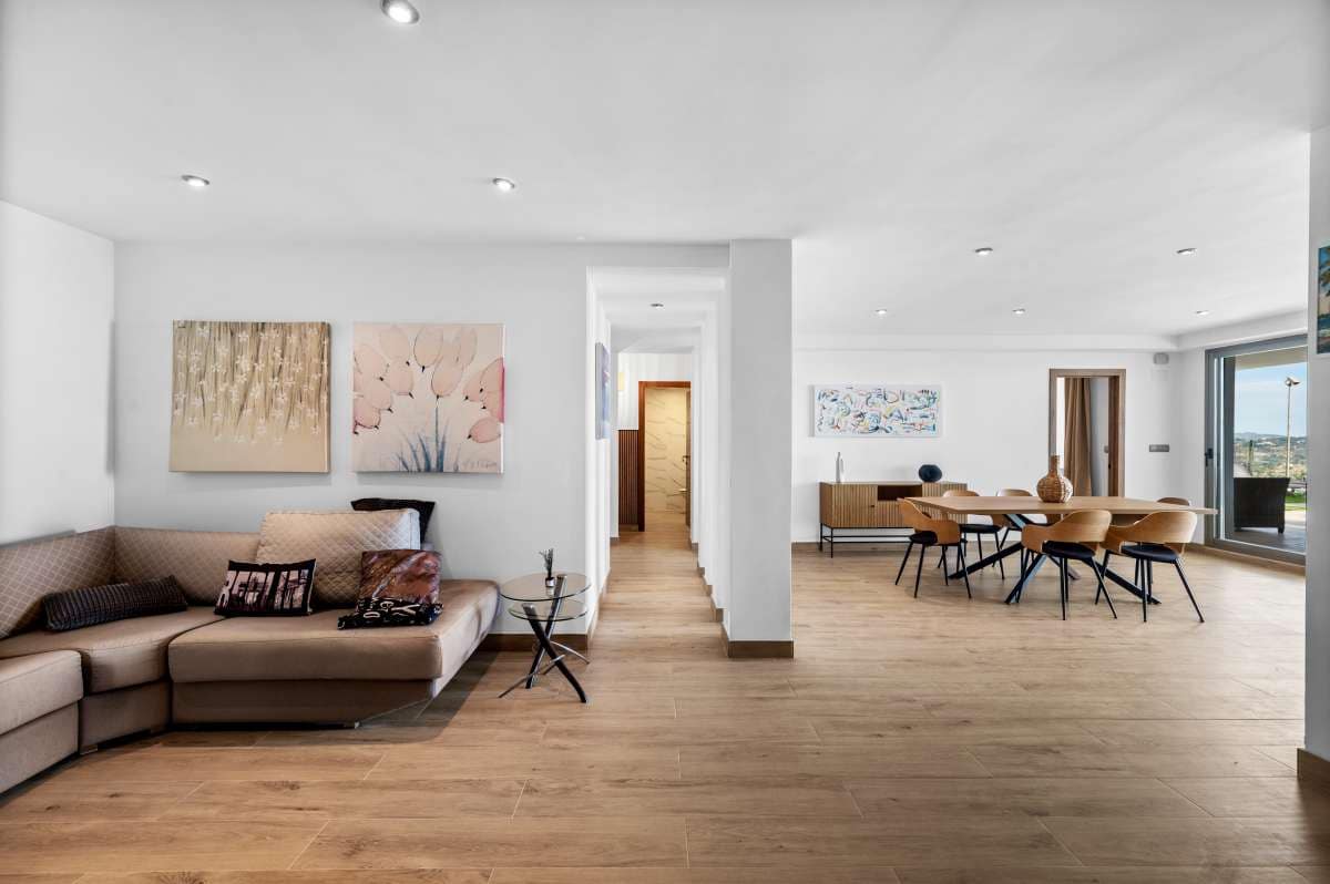 Villa for sale in Calpe / Calp - € 1,575,000 (Ref: 9628304)