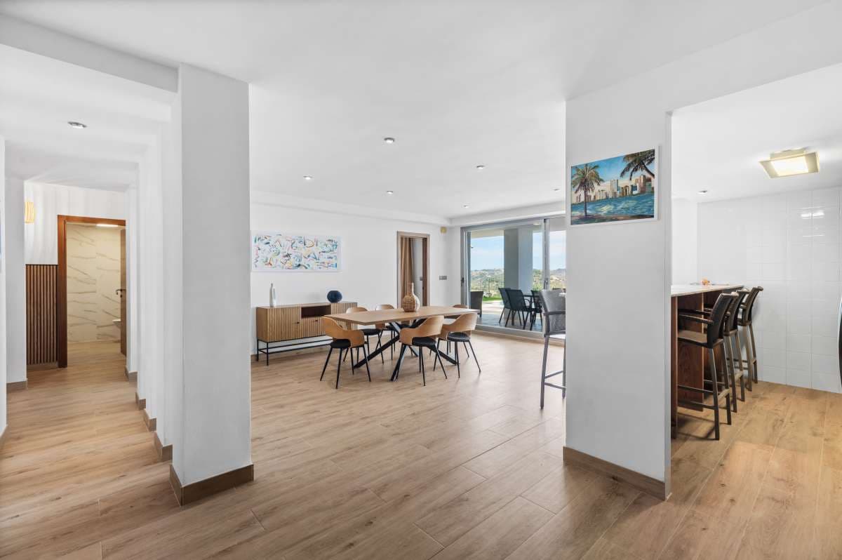 Villa for sale in Calpe / Calp - € 1,575,000 (Ref: 9628304)