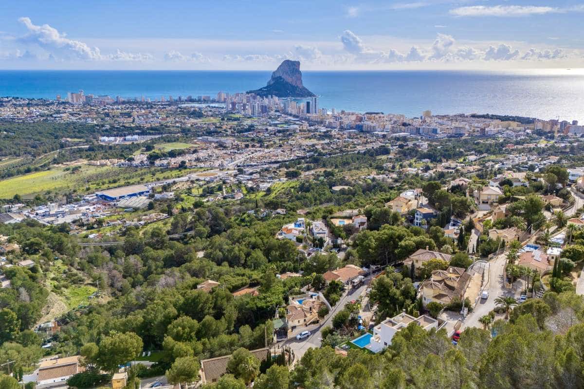 Villa for sale in Calpe / Calp - € 1,575,000 (Ref: 9628304)