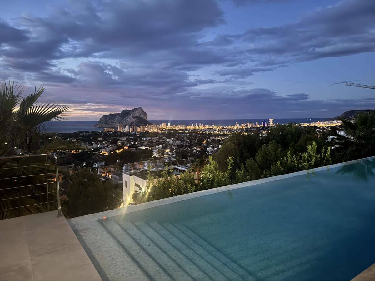 4 bedroom Villa for sale in Calpe / Calp - € 3,995,000 (Ref: 9650455)
