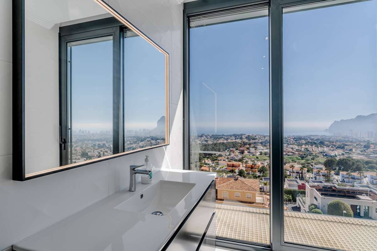 4 bedroom Villa for sale in Calpe / Calp - € 3,995,000 (Ref: 9650455)