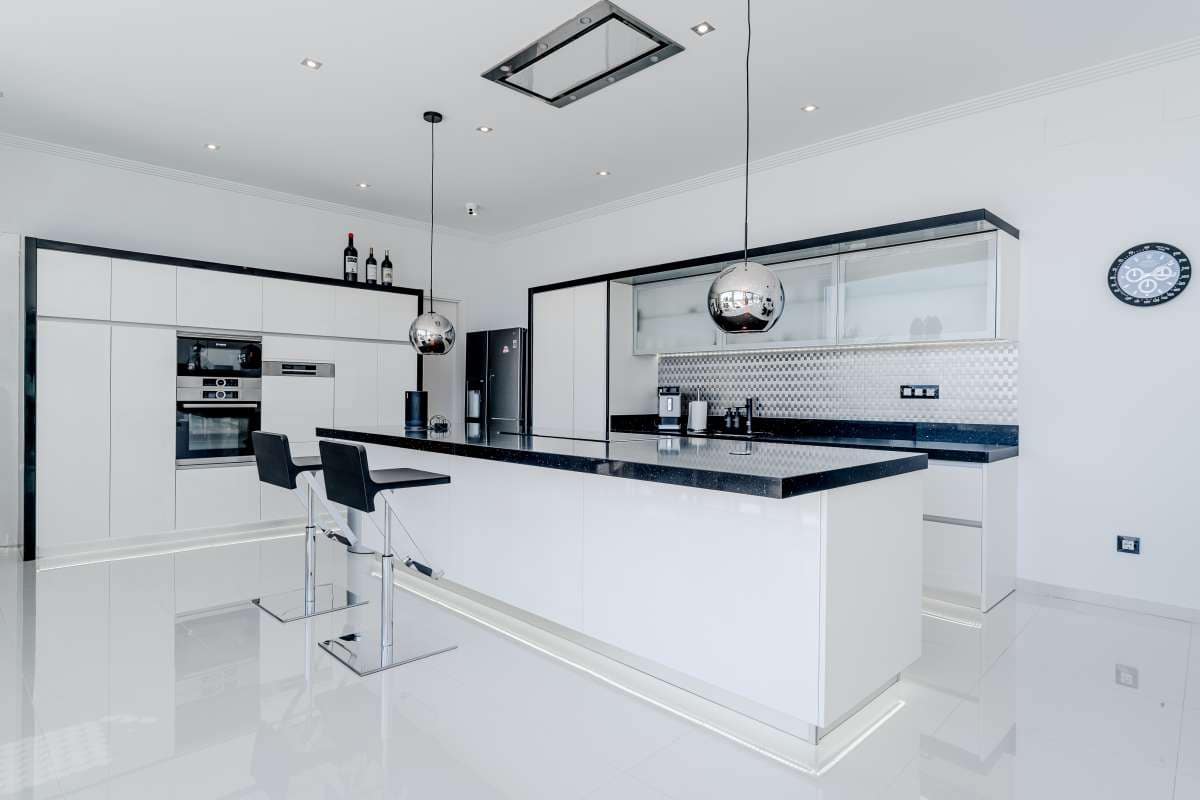 4 bedroom Villa for sale in Calpe / Calp - € 3,995,000 (Ref: 9650455)