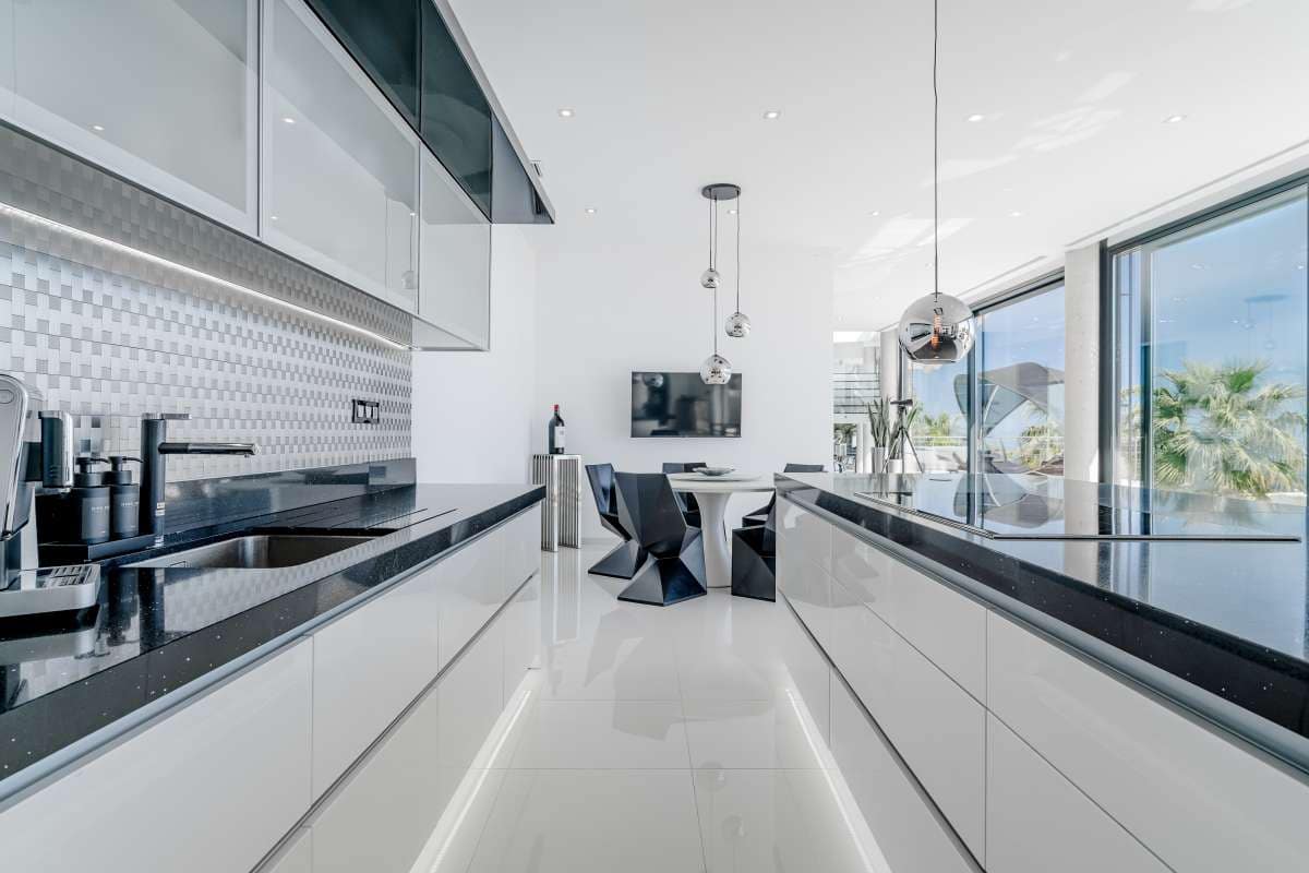 4 bedroom Villa for sale in Calpe / Calp - € 3,995,000 (Ref: 9650455)