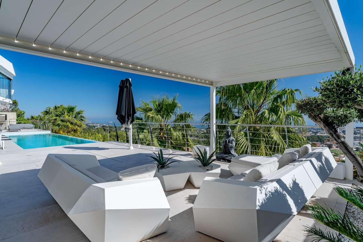 4 bedroom Villa for sale in Calpe / Calp - € 3,995,000 (Ref: 9650455)