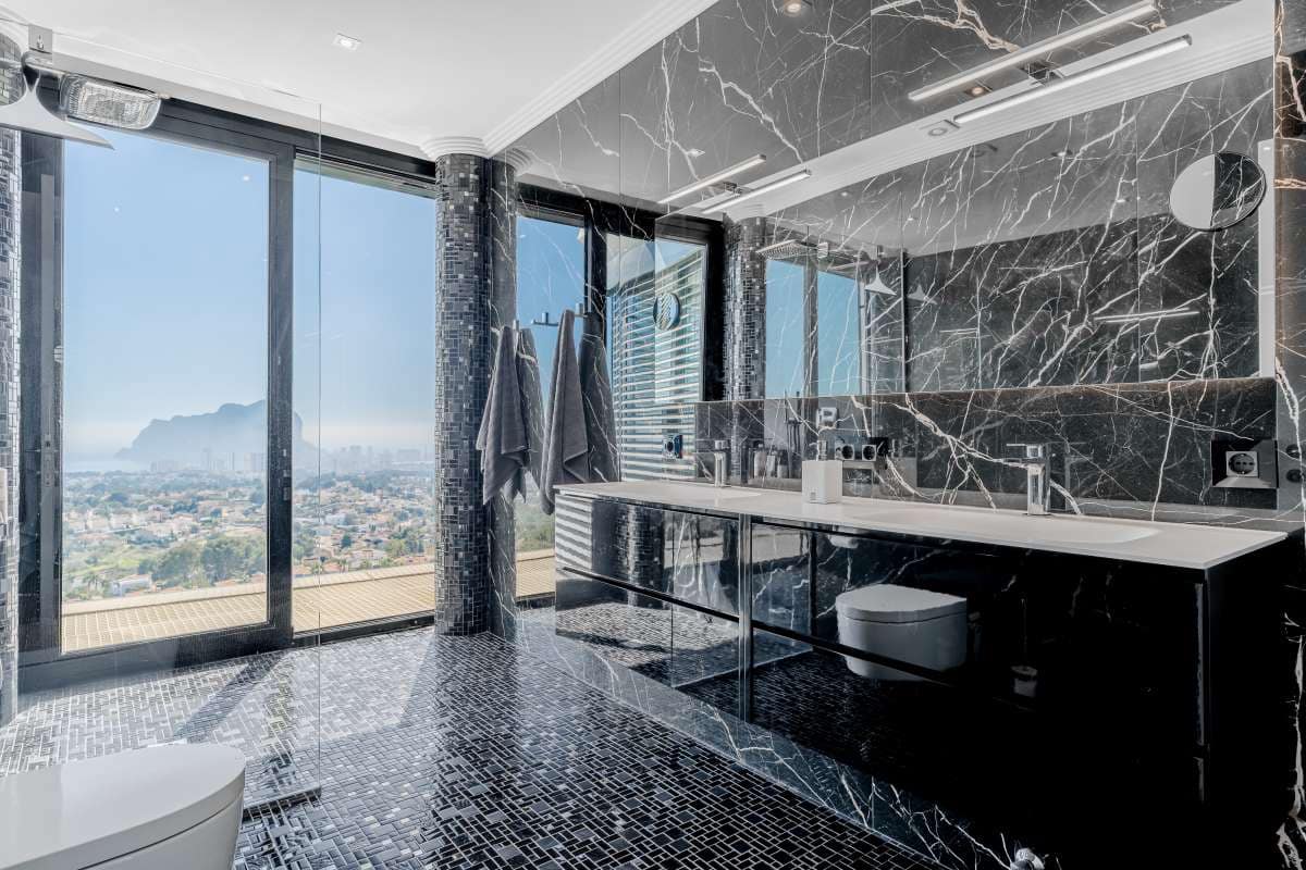 4 bedroom Villa for sale in Calpe / Calp - € 3,995,000 (Ref: 9650455)