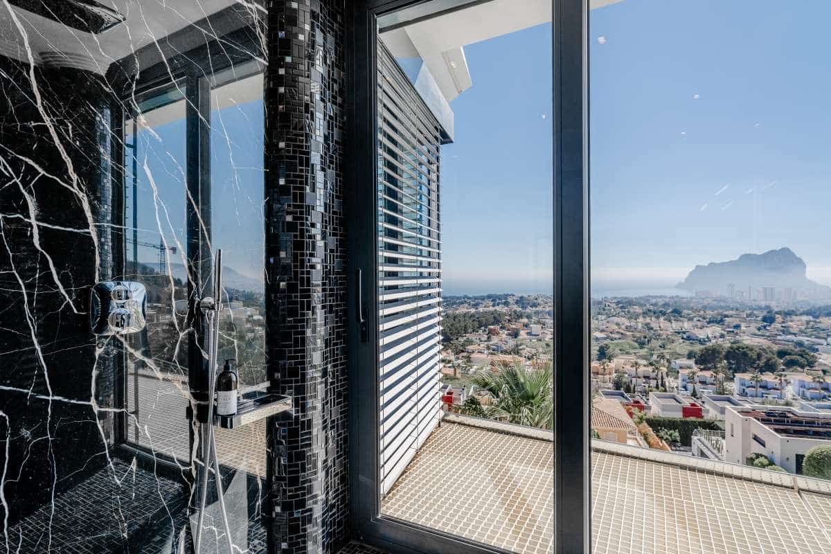 4 bedroom Villa for sale in Calpe / Calp - € 3,995,000 (Ref: 9650455)