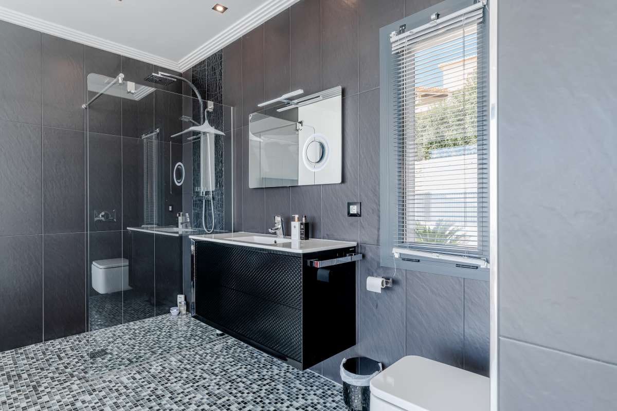 4 bedroom Villa for sale in Calpe / Calp - € 3,995,000 (Ref: 9650455)