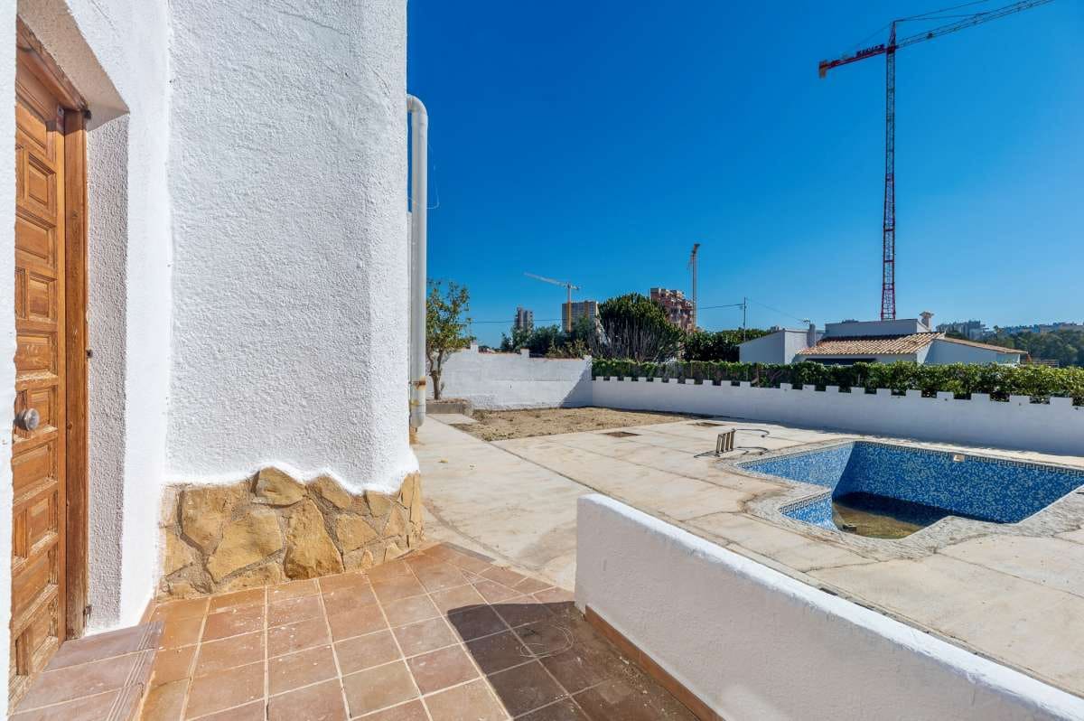 6 chambre Villa/Maison à vendre à Calpe / Calp - 450 000 € (Ref: 9687635)