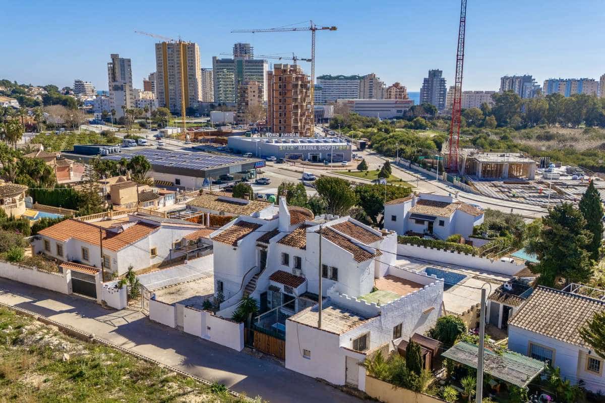 6 chambre Villa/Maison à vendre à Calpe / Calp - 450 000 € (Ref: 9687635)