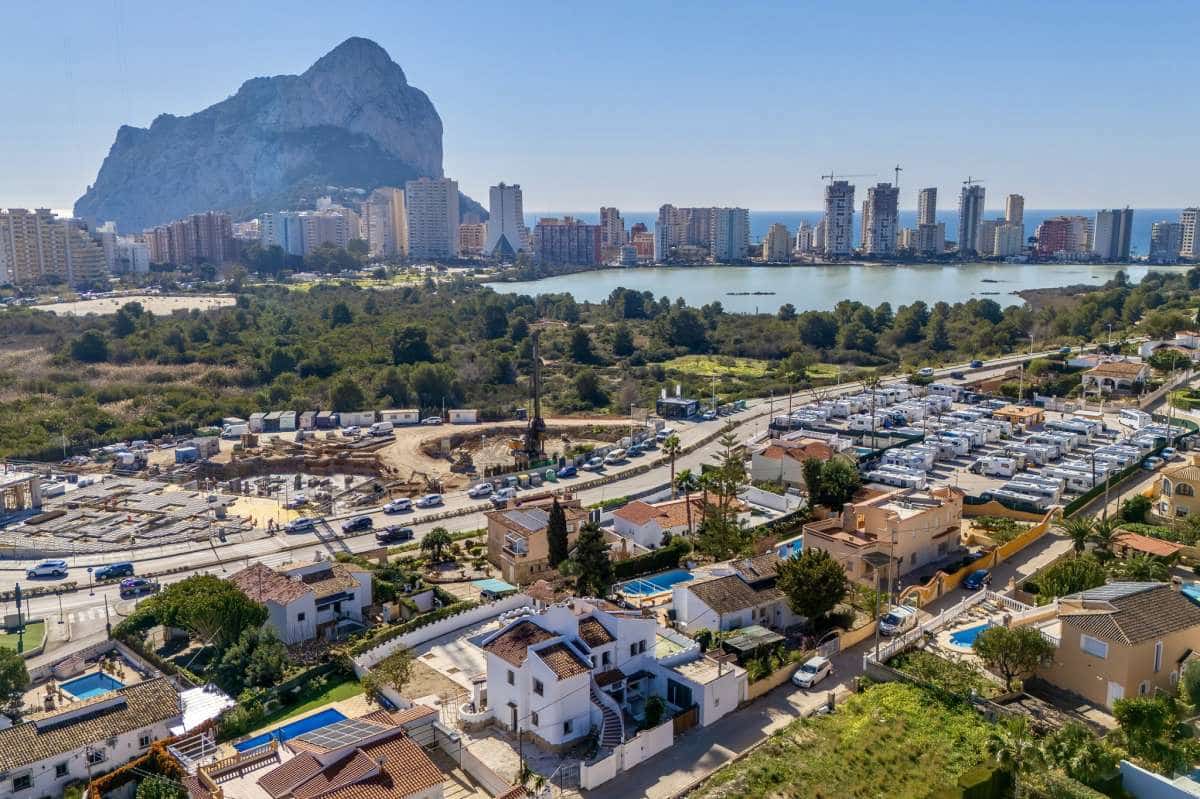 6 chambre Villa/Maison à vendre à Calpe / Calp - 450 000 € (Ref: 9687635)
