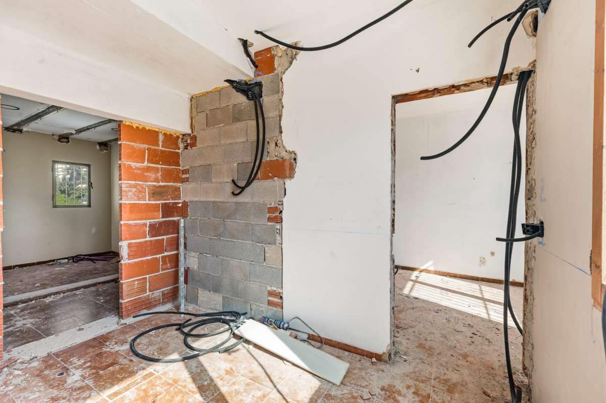 6 bedroom Villa for sale in Calpe / Calp - € 450,000 (Ref: 9687635)