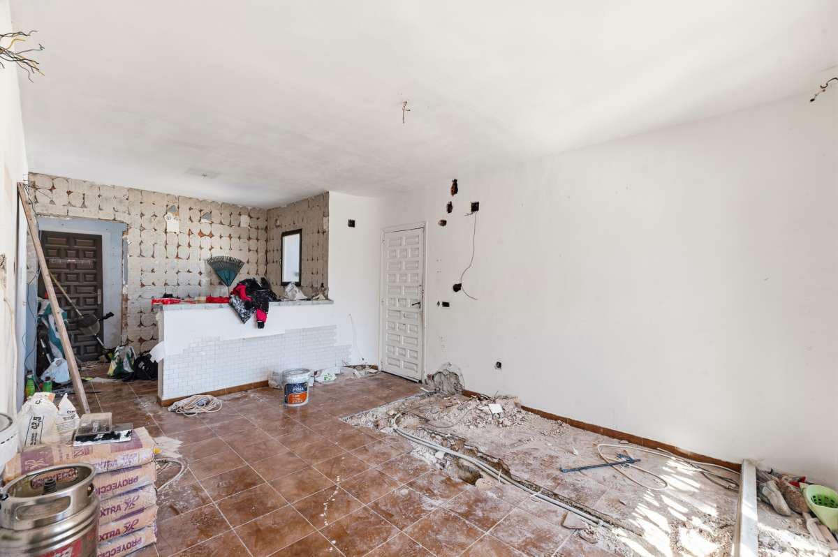 6 bedroom Villa for sale in Calpe / Calp - € 450,000 (Ref: 9687635)