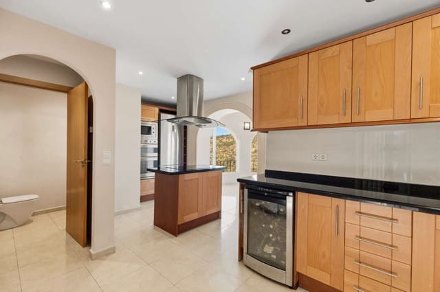 3 soveværelse Villa til salg i Calpe / Calp - € 478.000 (Ref: 9703250)