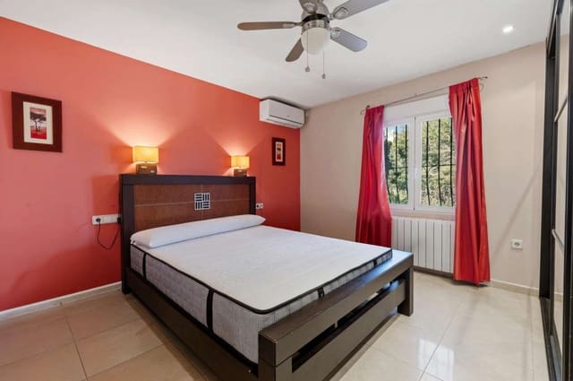 3 soveværelse Villa til salg i Calpe / Calp - € 478.000 (Ref: 9703250)