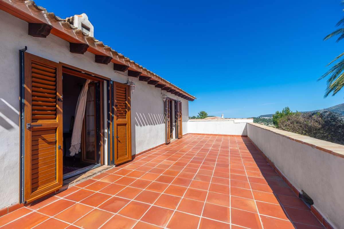 8 bedroom Finca/Country House for sale in Moraira - € 1,600,000 (Ref: 9713878)