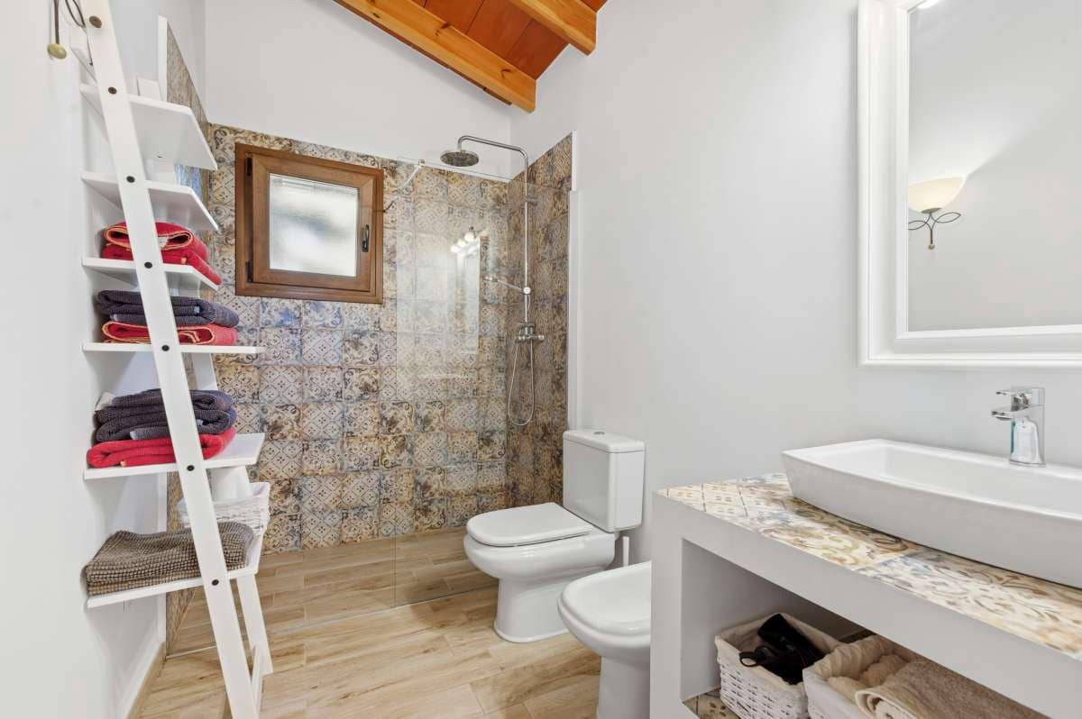 8 bedroom Finca/Country House for sale in Moraira - € 1,600,000 (Ref: 9713878)