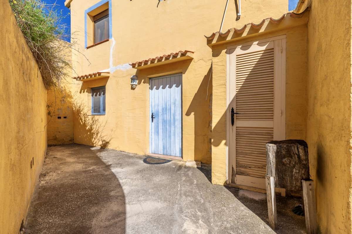 8 bedroom Finca/Country House for sale in Moraira - € 1,600,000 (Ref: 9713878)