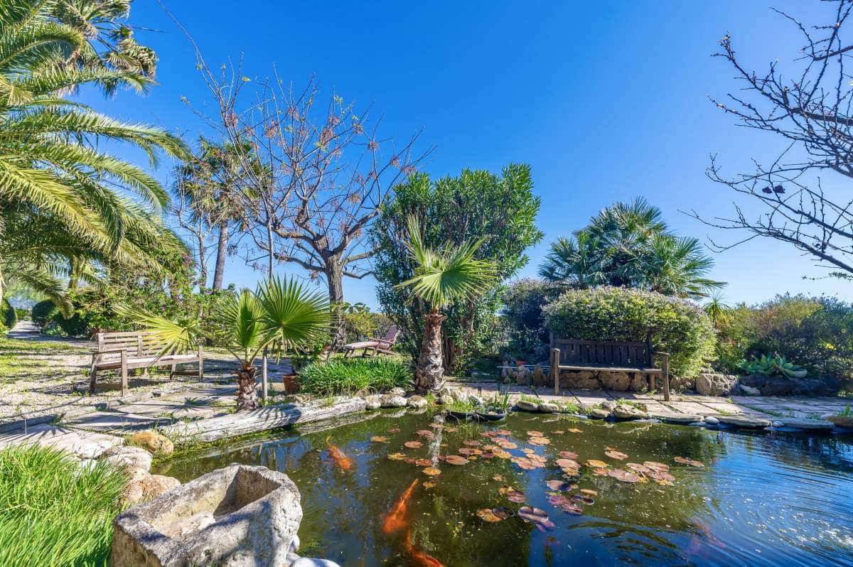 8 bedroom Finca/Country House for sale in Moraira - € 1,600,000 (Ref: 9713878)