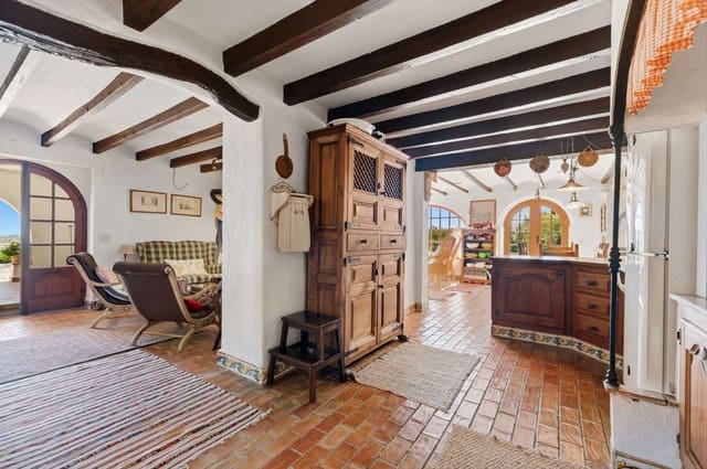 8 bedroom Finca/Country House for sale in Moraira, Teulada-Moraira - € 1,600,000 (Ref: 9713878)