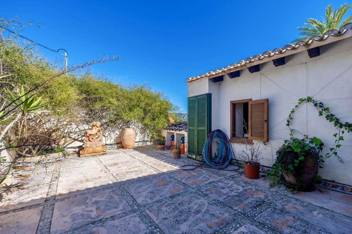 8 bedroom Finca/Country House for sale in Moraira - € 1,600,000 (Ref: 9713878)