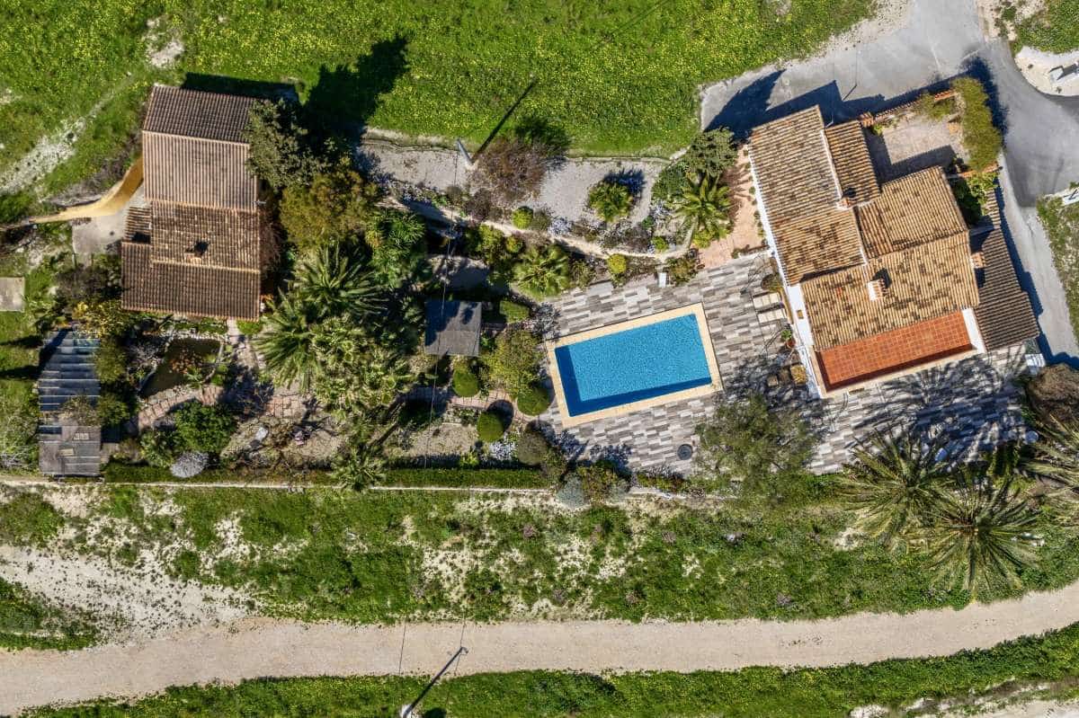 8 bedroom Finca/Country House for sale in Moraira - € 1,600,000 (Ref: 9713878)