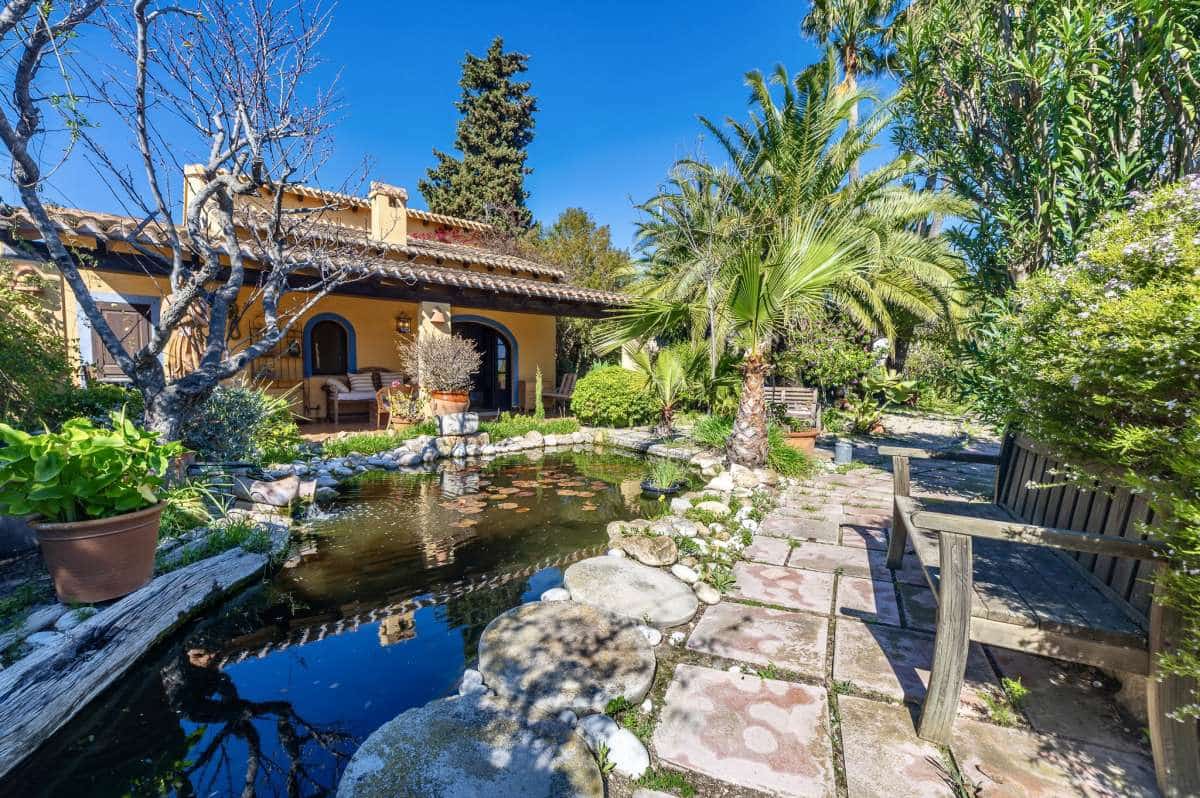 8 bedroom Finca/Country House for sale in Moraira - € 1,600,000 (Ref: 9713878)