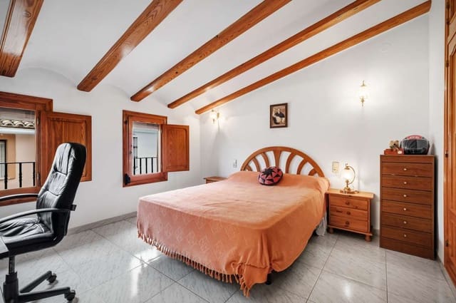 4 chambre Maison de Ville à vendre à Teulada Pueblo, Teulada-Moraira - 480 000 € (Ref: 9723866)