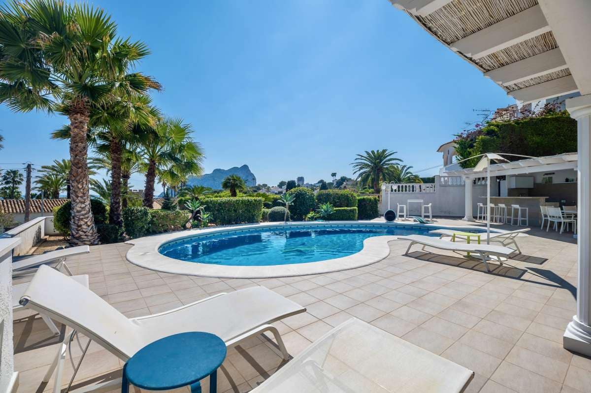 6 bedroom Villa for sale in Calpe / Calp - € 1,400,000 (Ref: 9733771)