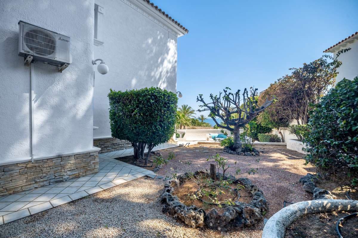 6 bedroom Villa for sale in Calpe / Calp - € 1,400,000 (Ref: 9733771)