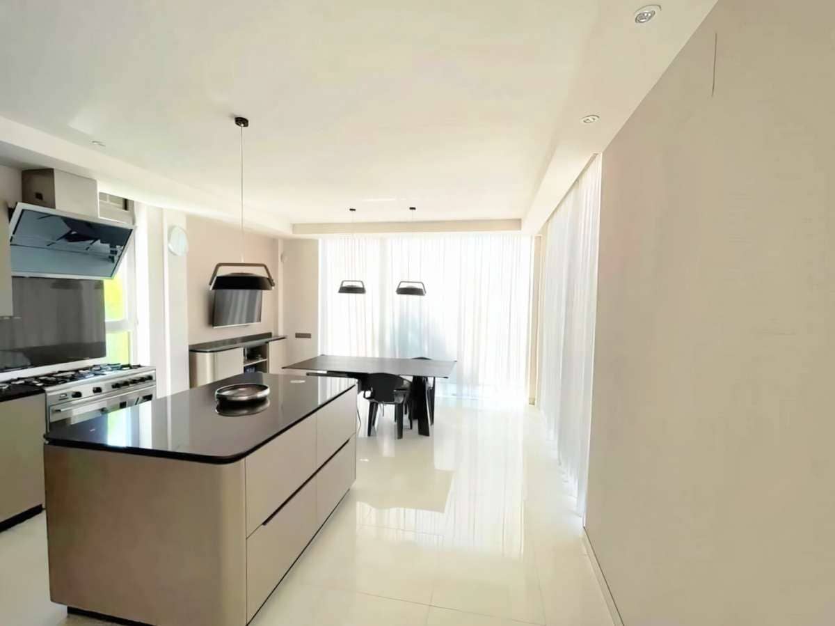 5 bedroom Villa for sale in Calpe / Calp - € 1,980,000 (Ref: 9737127)