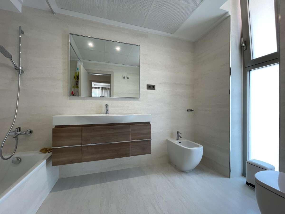 5 bedroom Villa for sale in Calpe / Calp - € 1,980,000 (Ref: 9737127)