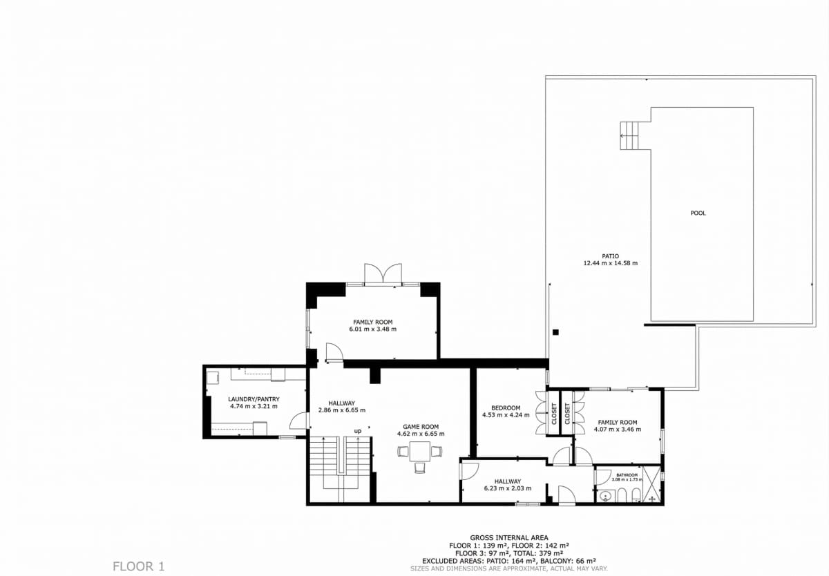 5 bedroom Villa for sale in Calpe / Calp - € 1,980,000 (Ref: 9737127)