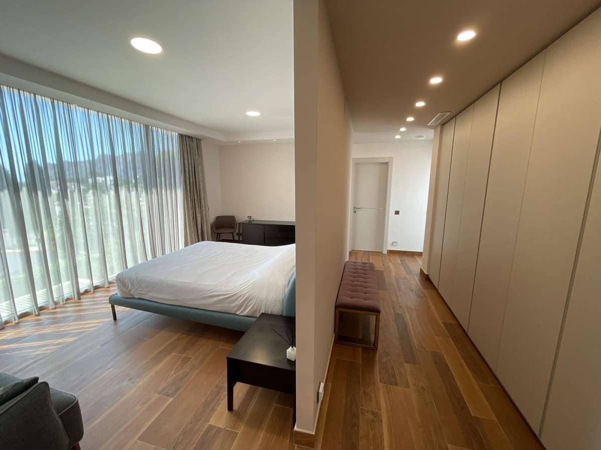 5 bedroom Villa for sale in Calpe / Calp - € 1,980,000 (Ref: 9737127)