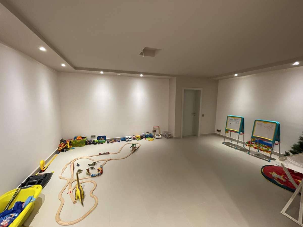 5 bedroom Villa for sale in Calpe / Calp - € 1,980,000 (Ref: 9737127)